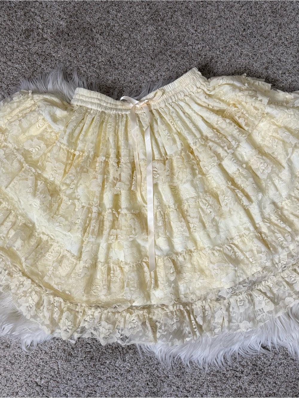 Immortelle Bijouterie Lace Layered Full Skirt Cream 26” Waist.